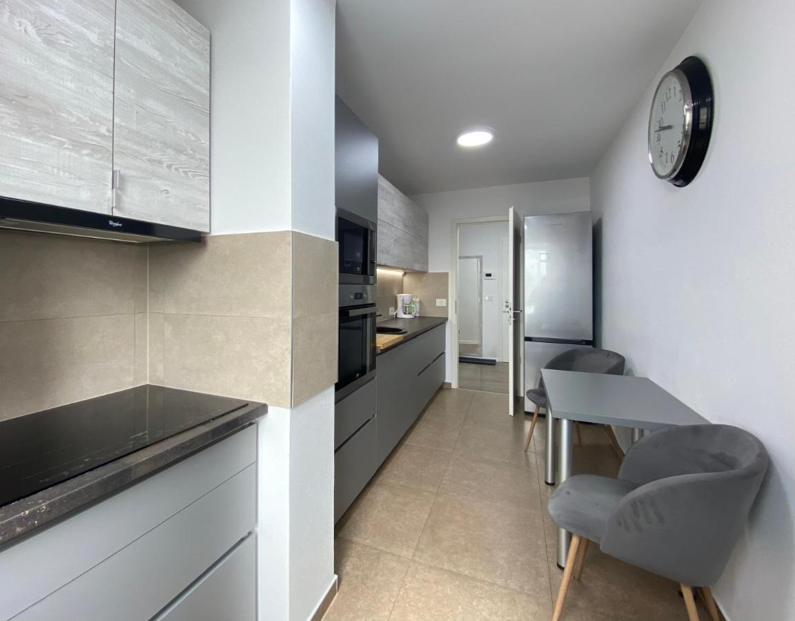 Astoria Apartment - Pet Friendly Braşov Extérieur photo