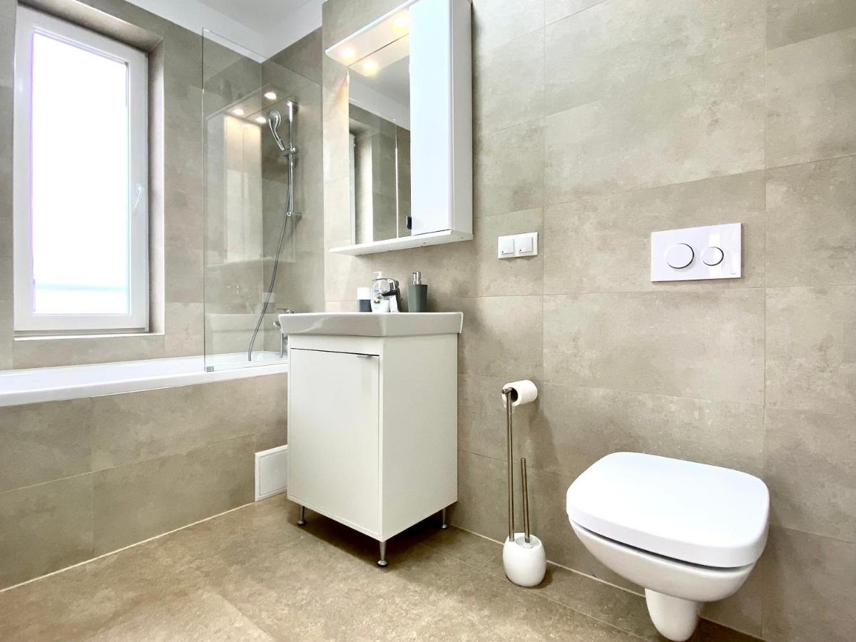 Astoria Apartment - Pet Friendly Braşov Extérieur photo
